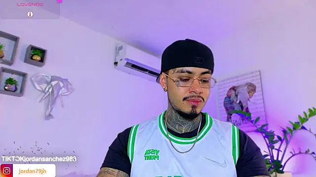 JordanSmiith  online show from March 2026 09:06:01 PM