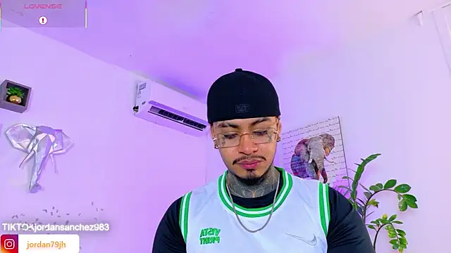 JordanSmiith  online show from April 2026 08:46:02 PM