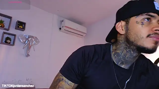 Snapshot of JordanSmiith_ chatting on January 2026 07:52:02 PM JordanSmiith online show from January 2026 07:52:02 PM