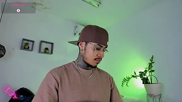 JordanSmiith  online show from February 2025 07:58:02 PM
