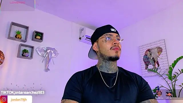 JordanSmiith  online show from May 2026 08:33:02 PM