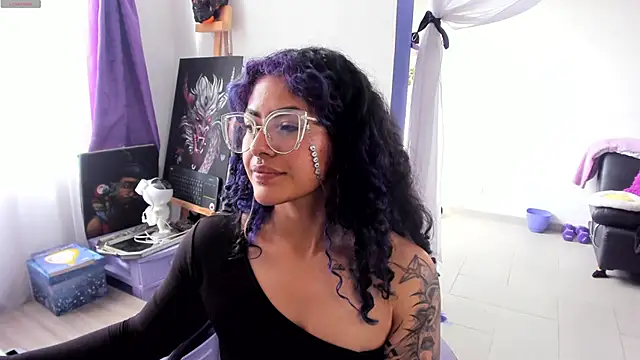 Snapshot of witchviolet chatting on September 2025 08:07:01 PM witchviolet online show from September 2025 08:07:01 PM