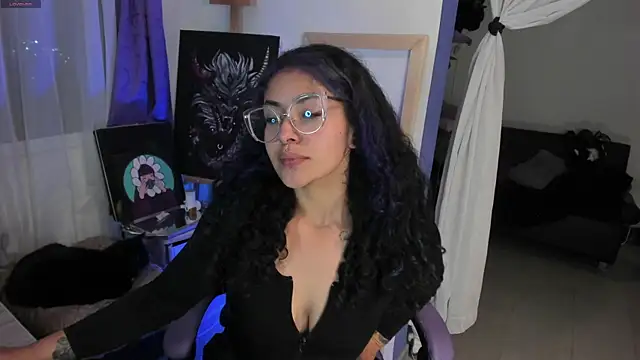 Snapshot of witchviolet chatting on September 2025 01:54:02 AM witchviolet online show from September 2025 01:54:02 AM