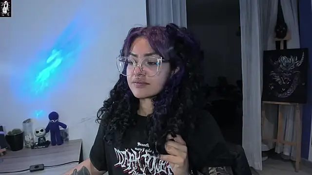 Snapshot of witchviolet chatting on February 2025 03:01:02 AM witchviolet online show from February 2025 03:01:02 AM