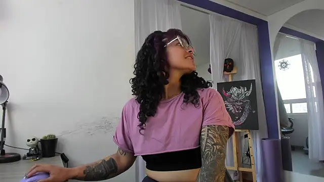 Snapshot of witchviolet chatting on March 2025 10:42:01 PM witchviolet online show from March 2025 10:42:01 PM
