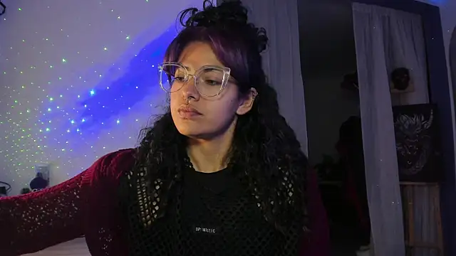 Snapshot of witchviolet chatting on February 2025 11:33:01 PM witchviolet online show from February 2025 11:33:01 PM