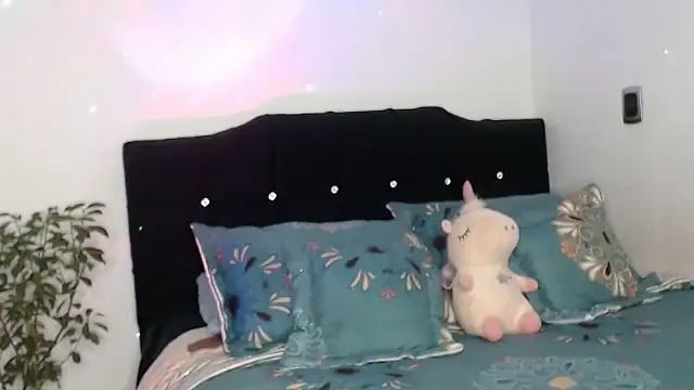 Snapshot of Diluka_alisson7 chatting on November 2025 04:12:02 AM Diluka alisson7 online show from November 2025 04:12:02 AM