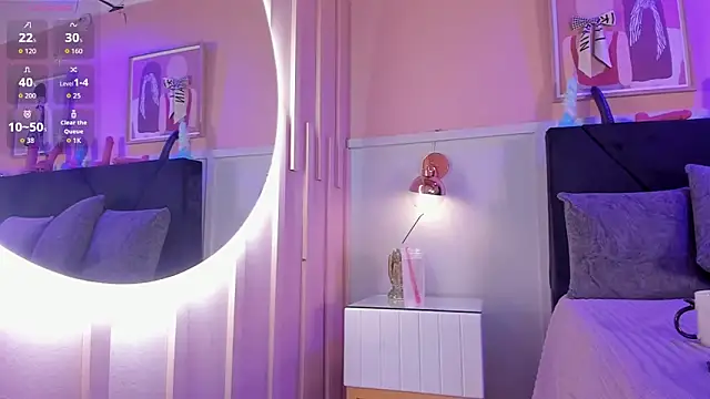 chloe watson  online show from February 2026 06:14:01 PM