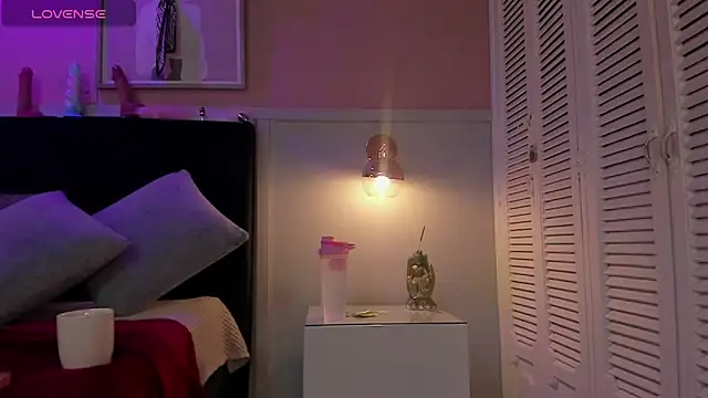 chloe watson  online show from October 2025 07:37:02 PM