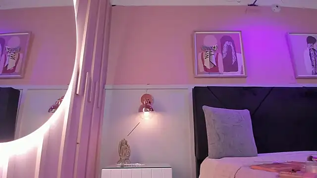 chloe watson  online show from January 2026 07:50:02 PM