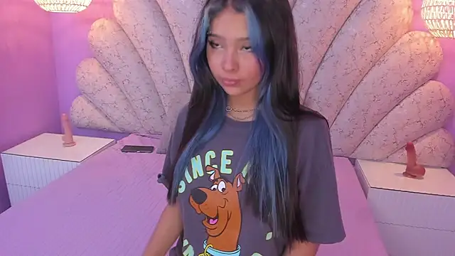 chloe watson  online show from February 2025 06:26:02 PM