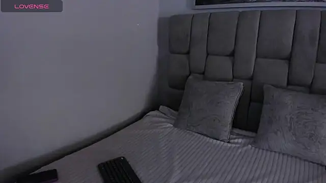 chloe watson  online show from October 2025 04:37:02 PM