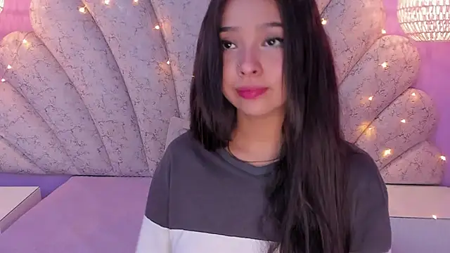 chloe watson  online show from March 2025 08:31:02 PM