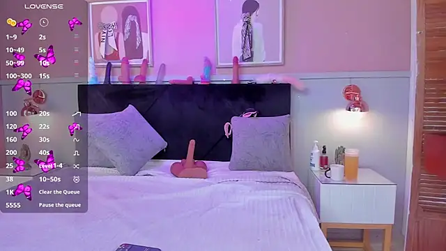 Snapshot of chloe_watson_ chatting on December 2025 07:30:01 PM chloe watson online show from December 2025 07:30:01 PM