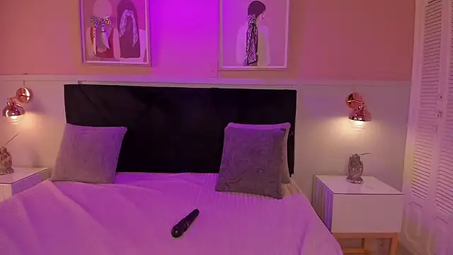 chloe watson  online show from March 2026 07:28:01 PM