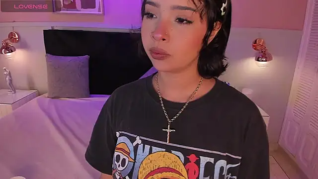 chloe watson  online show from May 2026 07:33:01 PM