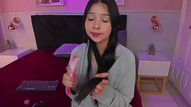 Snapshot of chloe_watson_ chatting on November 2025 08:23:02 PM chloe watson online show from November 2025 08:23:02 PM