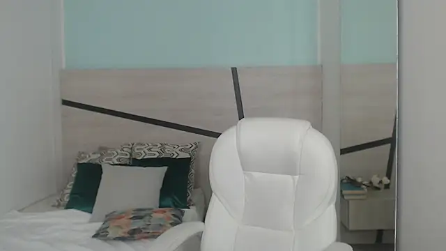 heidy hoiss online show from January 2025 10:41:02 PM