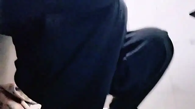 Snapshot of Fannywell chatting on December 2025 06:51:02 AM Fannywell online show from December 2025 06:51:02 AM