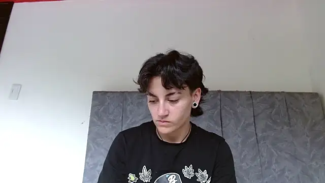 linda 33 online show from November 2025 04:12:02 PM