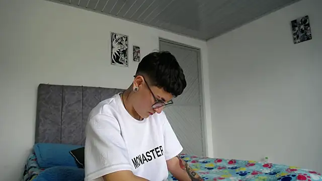 linda 33 online show from February 2026 06:30:01 PM