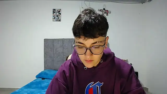 linda 33 online show from April 2026 02:26:01 AM