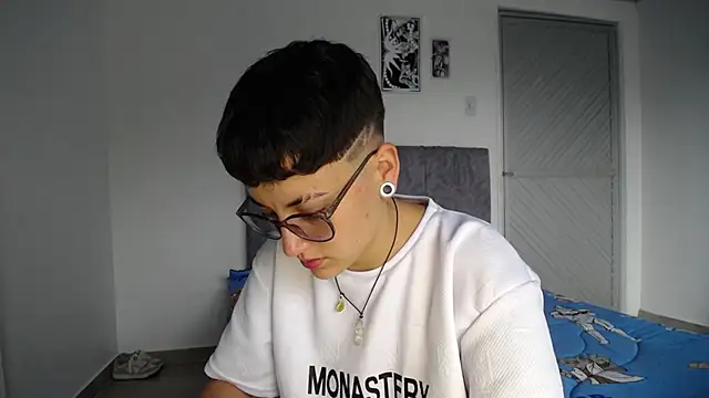 linda 33 online show from February 2026 07:46:01 PM