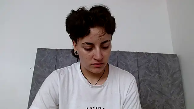 linda 33 online show from November 2025 01:15:02 PM