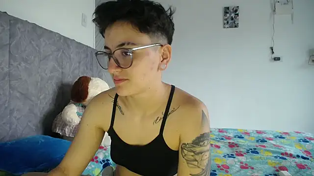 linda 33 online show from March 2026 06:42:02 PM