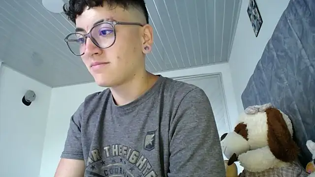 linda 33 online show from April 2026 09:39:33 PM