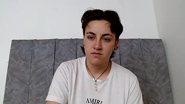 linda 33 online show from November 2025 07:03:01 PM