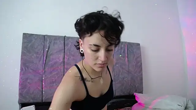 linda 33 online show from January 2026 06:45:01 PM