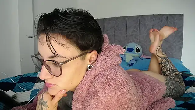 linda 33 online show from February 2026 08:37:02 PM