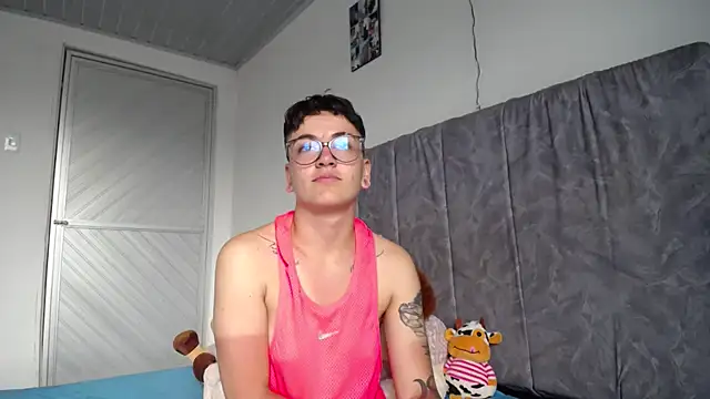 linda 33 online show from April 2026 07:38:02 PM