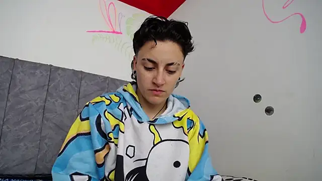 linda 33 online show from December 2025 07:04:02 PM