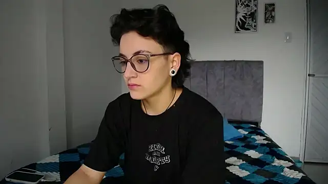 linda 33 online show from February 2026 03:29:02 PM