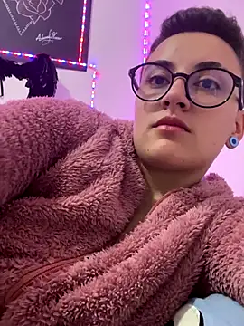 linda 33 online show from December 2024 08:33:01 PM