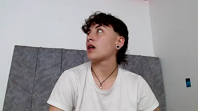 linda 33 online show from October 2025 08:17:02 PM