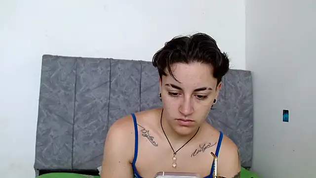 linda 33 online show from November 2025 01:48:02 PM