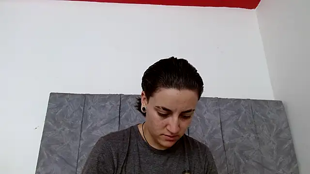 linda 33 online show from November 2025 01:16:02 PM