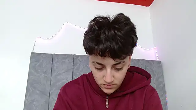 linda 33 online show from September 2025 02:56:02 PM