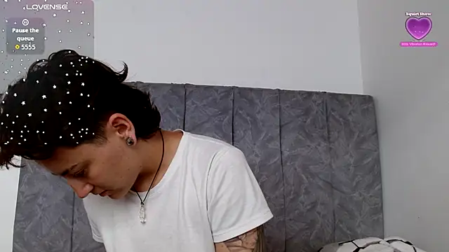 linda 33 online show from October 2025 05:03:01 PM