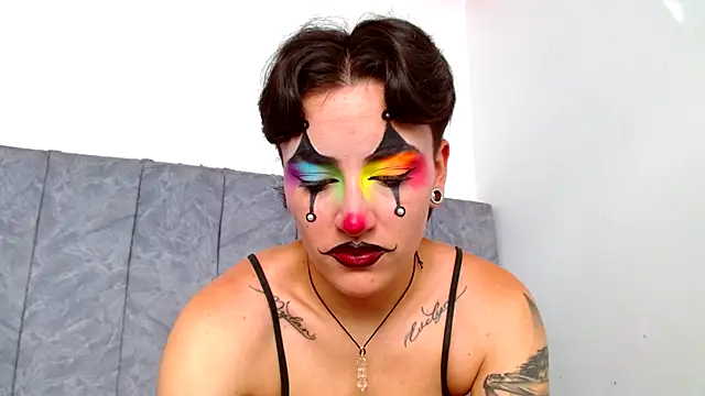 linda 33 online show from October 2025 07:48:02 PM