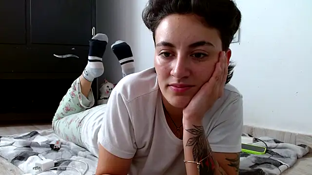 linda 33 online show from October 2025 08:43:01 PM