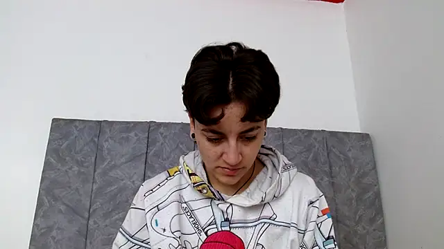 linda 33 online show from October 2025 02:18:01 PM