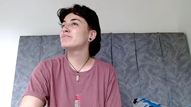 linda 33 online show from October 2025 09:05:01 PM