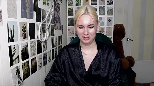 CapriScorpion online show from October 2025 03:00:02 PM