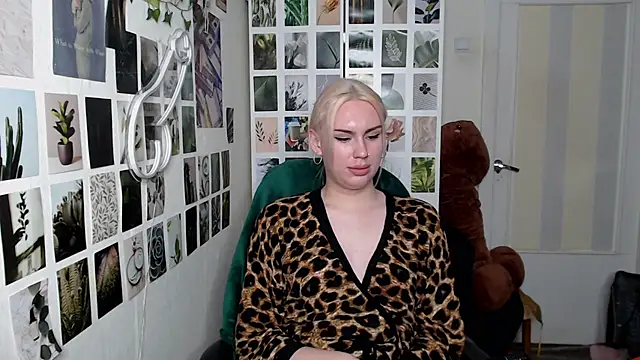 CapriScorpion online show from October 2025 12:17:02 PM