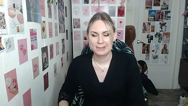 CapriScorpion online show from March 2025 04:10:02 PM