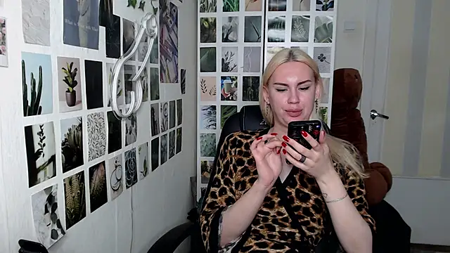 CapriScorpion online show from October 2025 01:54:01 PM